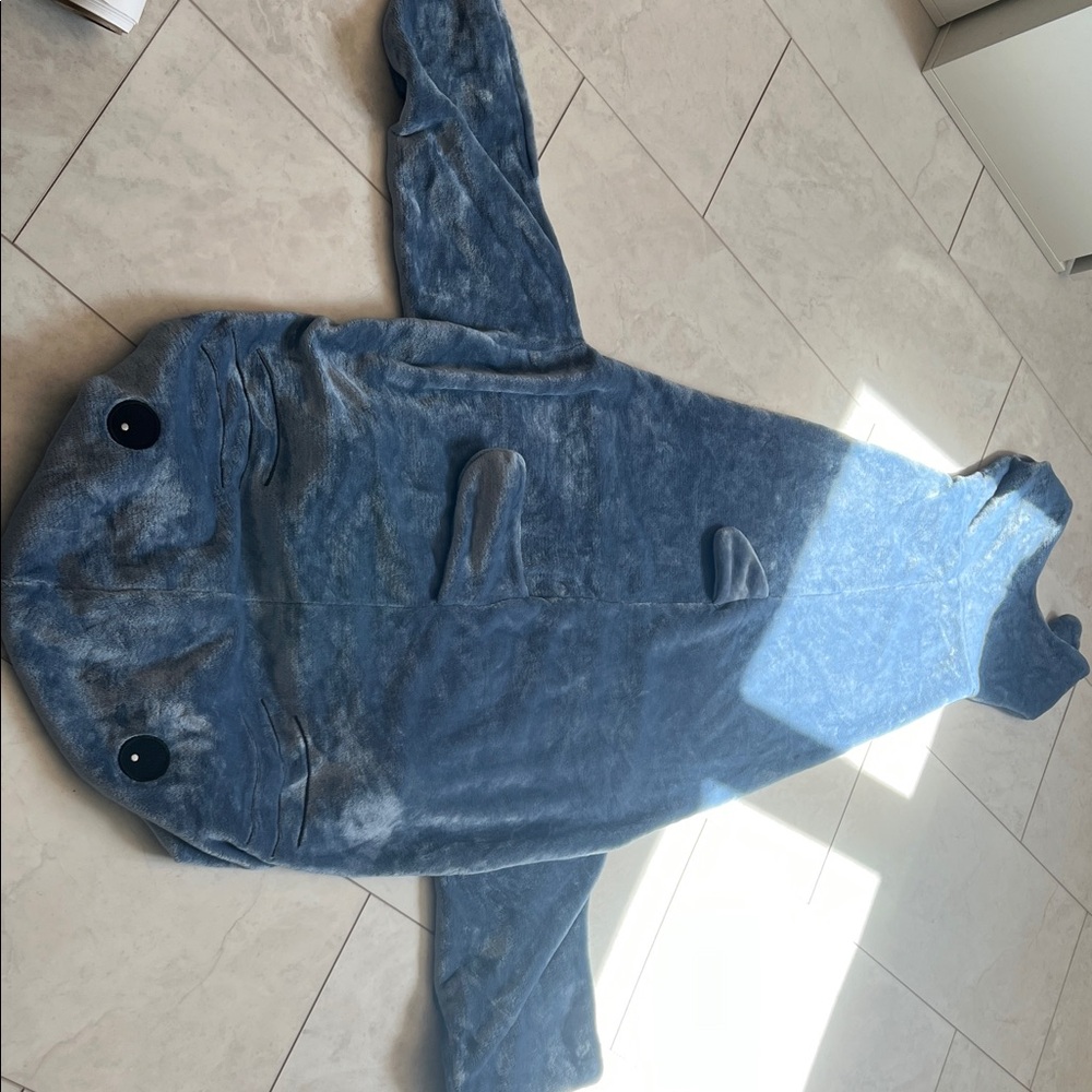 Skark hoodie blanket adult size large